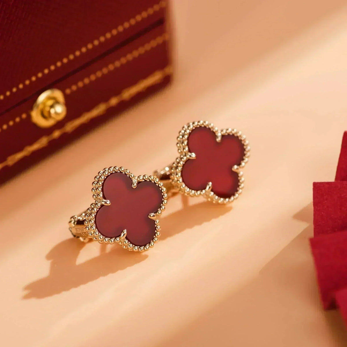 [Garvey ]CLOVER MEDIUM 1 MOTIFS CARNELIAN  EARRINGS