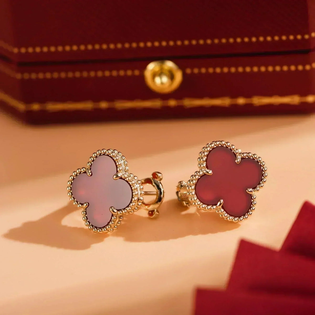 [Garvey ]CLOVER MEDIUM 1 MOTIFS CARNELIAN  EARRINGS