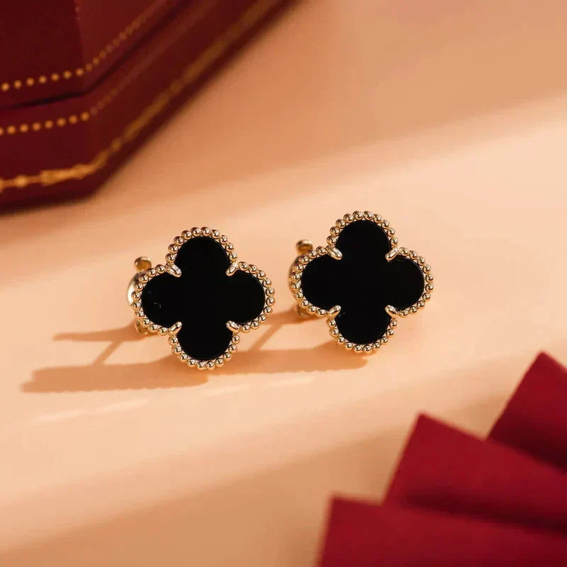 [Garvey ]CLOVER MEDIUM 1 MOTIFS  ONYX STUD EARRINGS