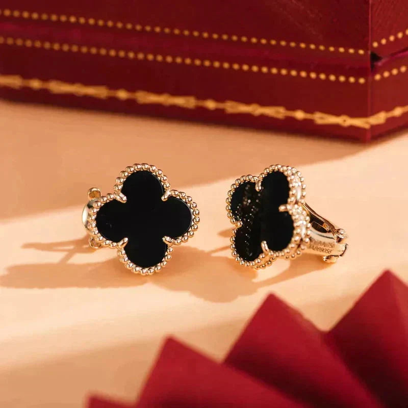 [Garvey ]CLOVER MEDIUM 1 MOTIFS  ONYX STUD EARRINGS