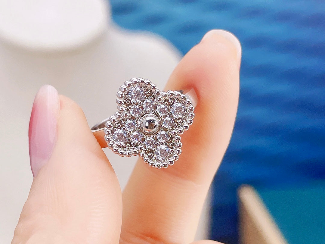 [Garvey ]CLOVER DIAMOND RING