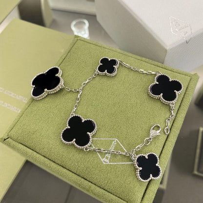 [Garvey ]CLOVER 5 MOTIFS SIVLER ONYX BRACELET