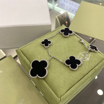 [Garvey ]CLOVER 5 MOTIFS SIVLER ONYX BRACELET
