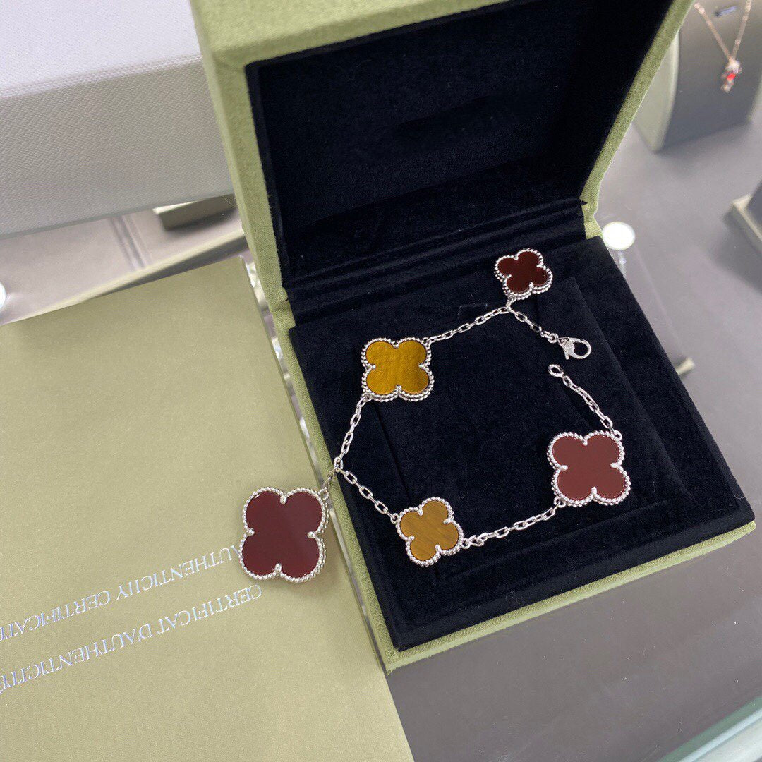 [Garvey ]CLOVER 5 MOTIFS SIVLER CARNELIAN TIGER EYE BRACELET