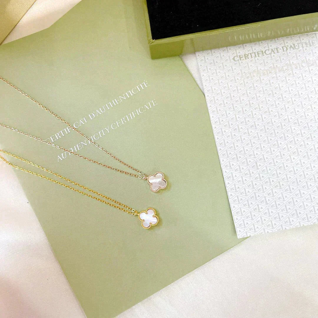 [Garvey ]CLOVER MINI 9.5MM WHITE MOTHER-OF-PEARL NECKLACE