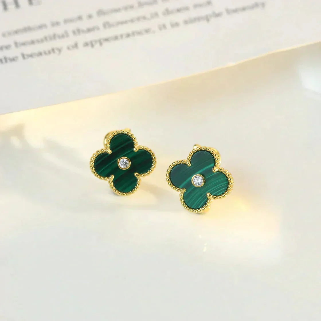 [Garvey ]CLOVER MEDIUM 1 MOTIFS MALACHITE DIAMOND EARRINGS