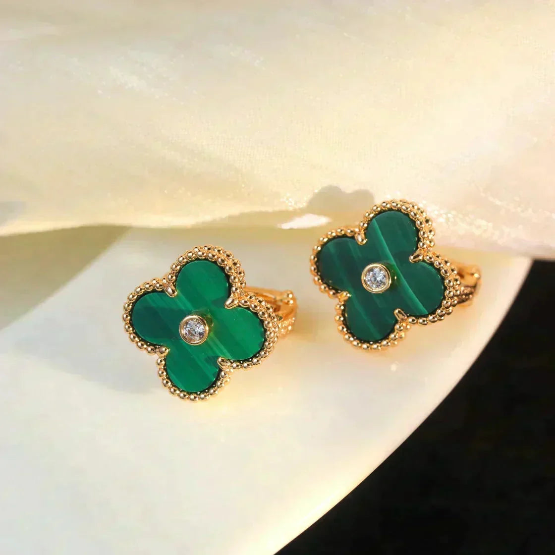 [Garvey ]CLOVER MEDIUM 1 MOTIFS MALACHITE DIAMOND EARRINGS