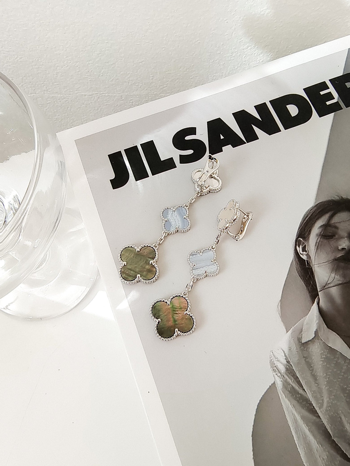 [Garvey ]CLOVER 3 MOTIFS CHALCEDONY DARK MOP SILVER EARRINGS