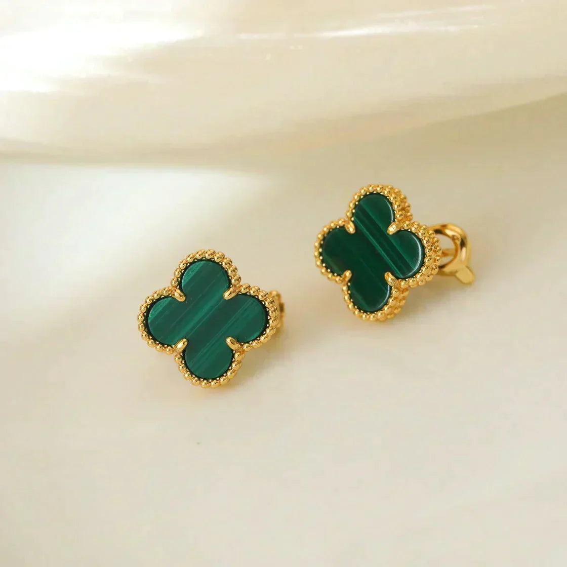 [Garvey ]CLOVER MEDIUM 1 MOTIFS MALACHITE  EARRINGS