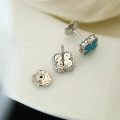 [Garvey ]CLOVER MINI 9.5MM ONYX STUD EARRINGS SILVER
