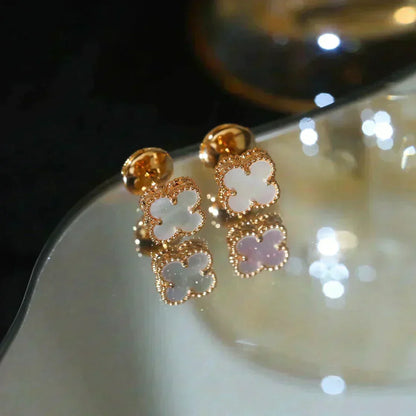 [Garvey ]CLOVER MINI 9.5MM WHITE MOP EARRINGS