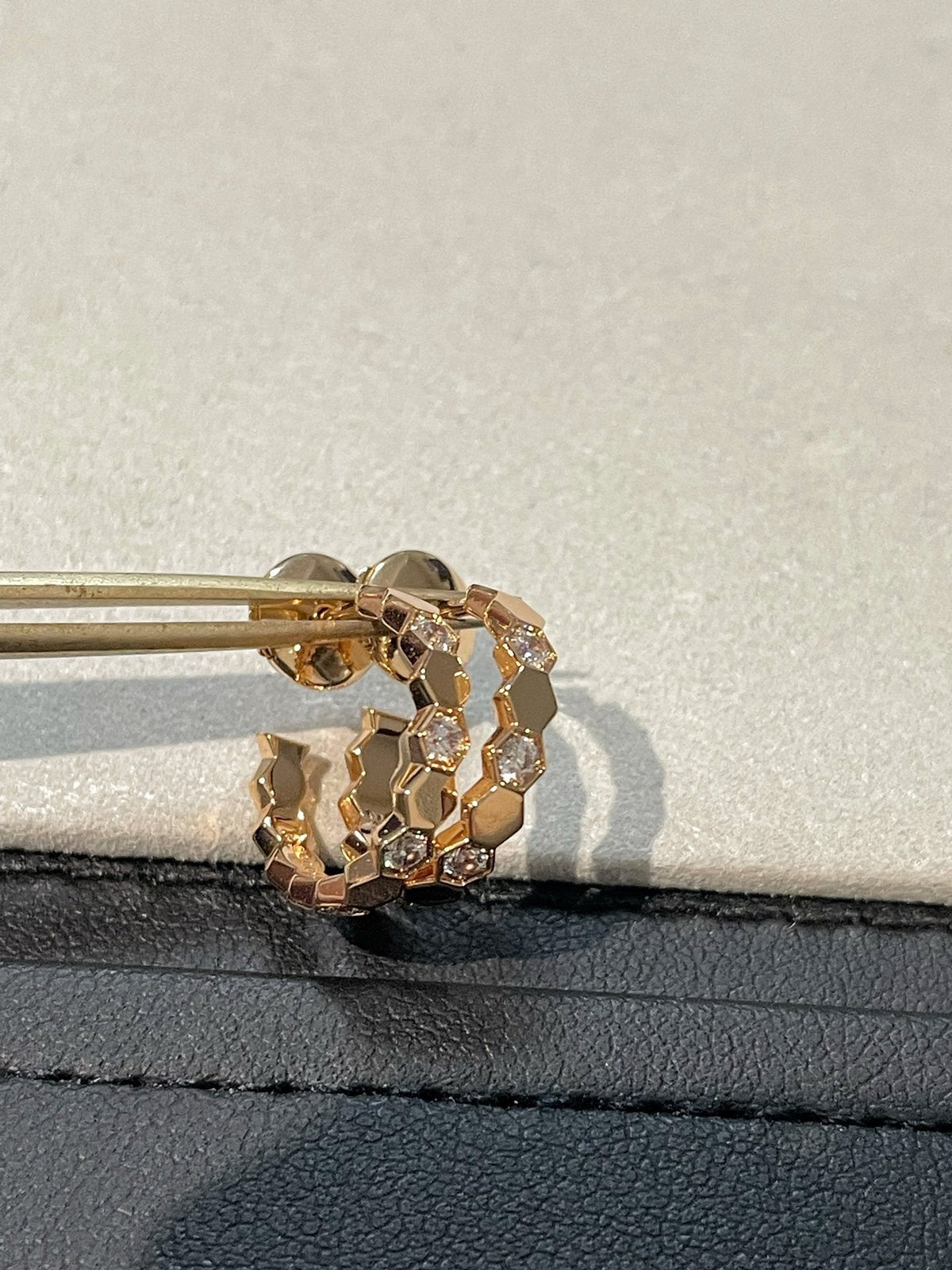 [Garvey ]Hollow Design Four-Leaf Clover Flower Shape Earrings
