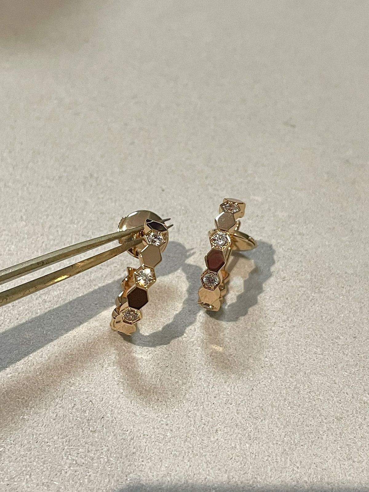 [Garvey ]Hollow Design Four-Leaf Clover Flower Shape Earrings