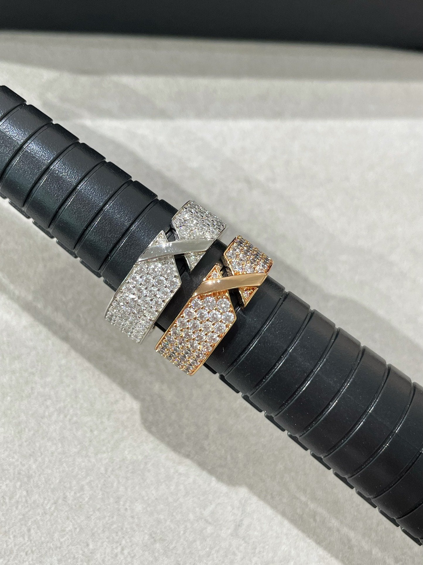 [Garvey]LIENS EVIDENCE  DIAMOND PAVED RING