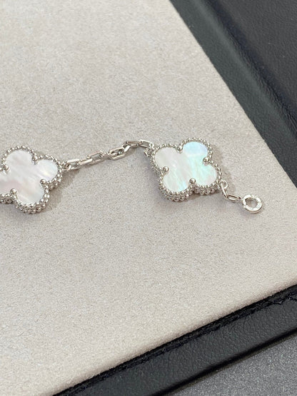 [Garvey ]CLOVER WHITE PEARL MOP 5 MOTIF BRACELET COLLECTION