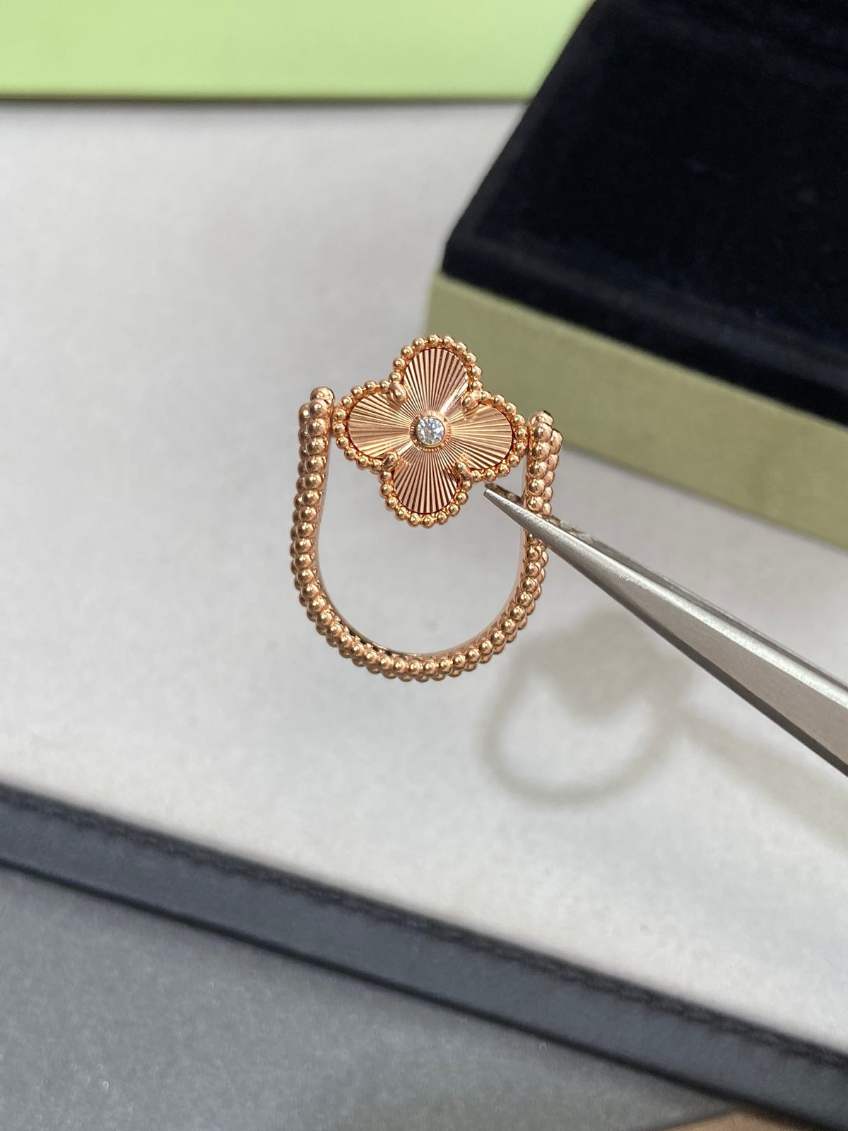 [Garvey ]CLOVER RIVERSIBLE PINK GOLD RING