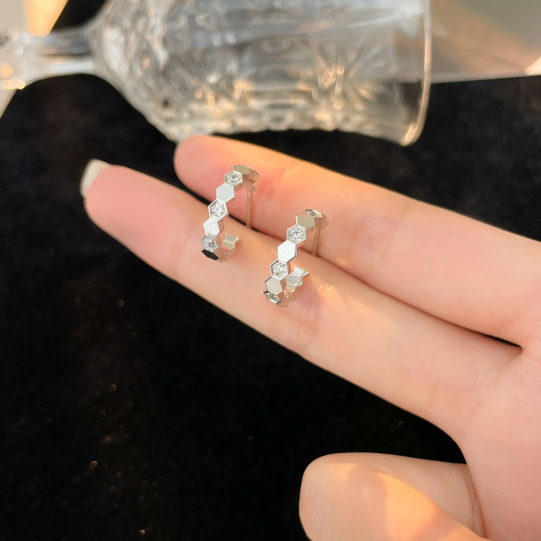 [Garvey ]BEE LOVE DIAMOND HOOP EARRINGS