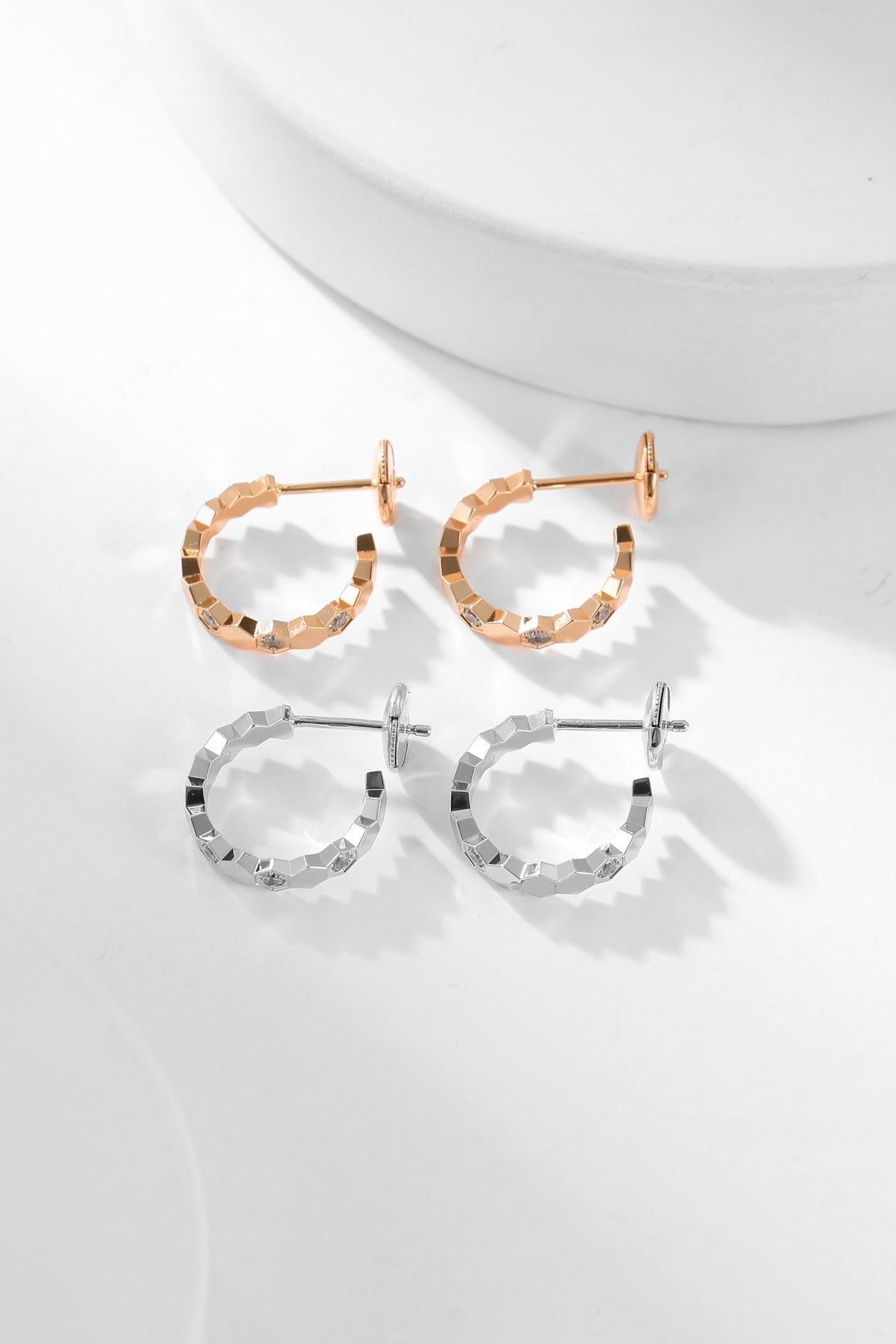 [Garvey ]BEE LOVE DIAMOND HOOP EARRINGS