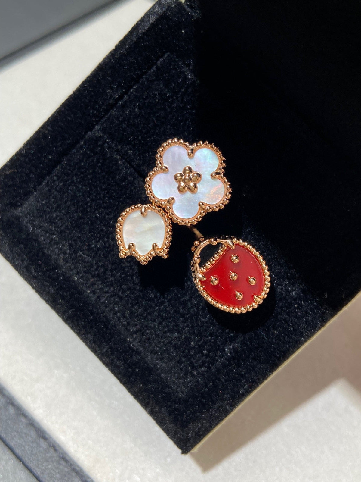 [Garvey ]LUCKY 3 MOTIF ROSE GOLD RING