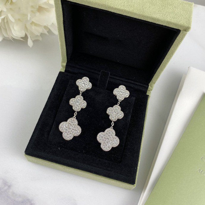 [Garvey ]CLOVER 3 MOTIF DIAMOND SILVER DROP EARRINGS
