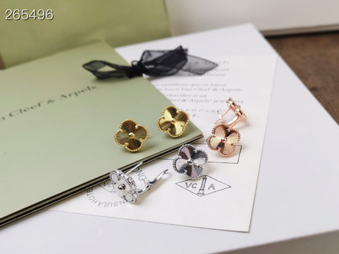 [Garvey ]CLOVER MEDIUM STUD EARRINGS