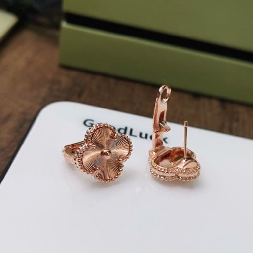 [Garvey ]CLOVER MEDIUM STUD EARRINGS