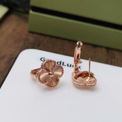 [Garvey ]CLOVER MEDIUM STUD EARRINGS