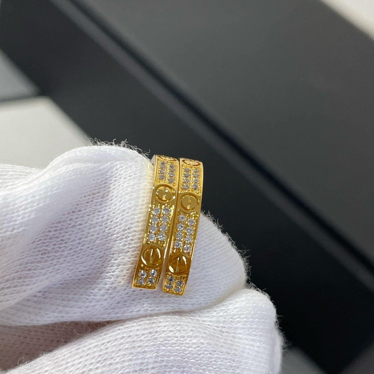 [Garvey ]LOVE DIAMOND GOLD HOOP EARRINGS