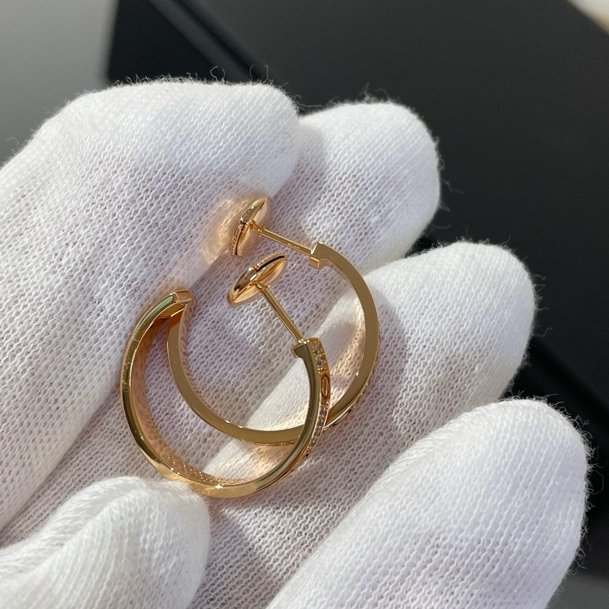 [Garvey ]LOVE DIAMOND PINK GOLD HOOP EARRINGS