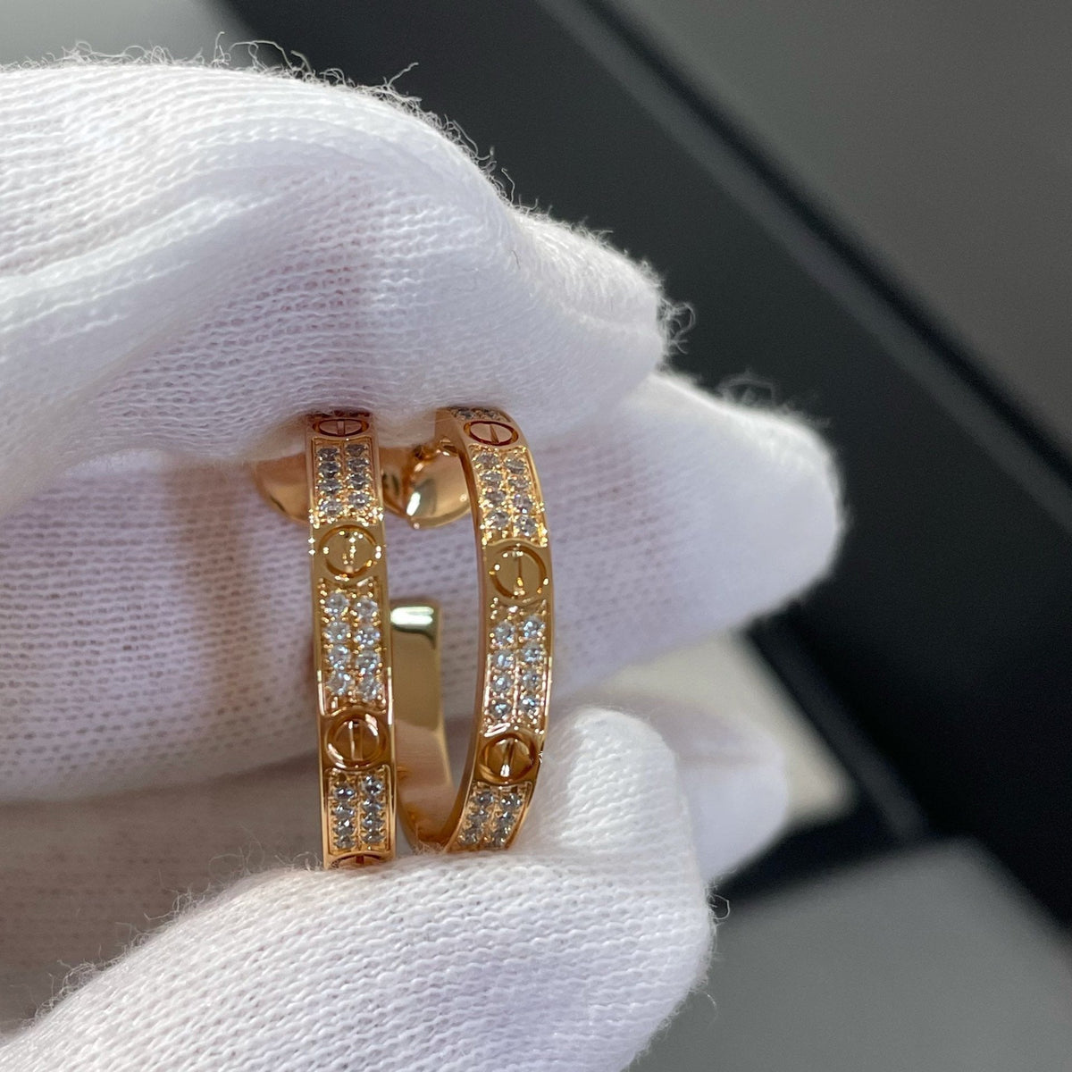 [Garvey ]LOVE DIAMOND PINK GOLD HOOP EARRINGS