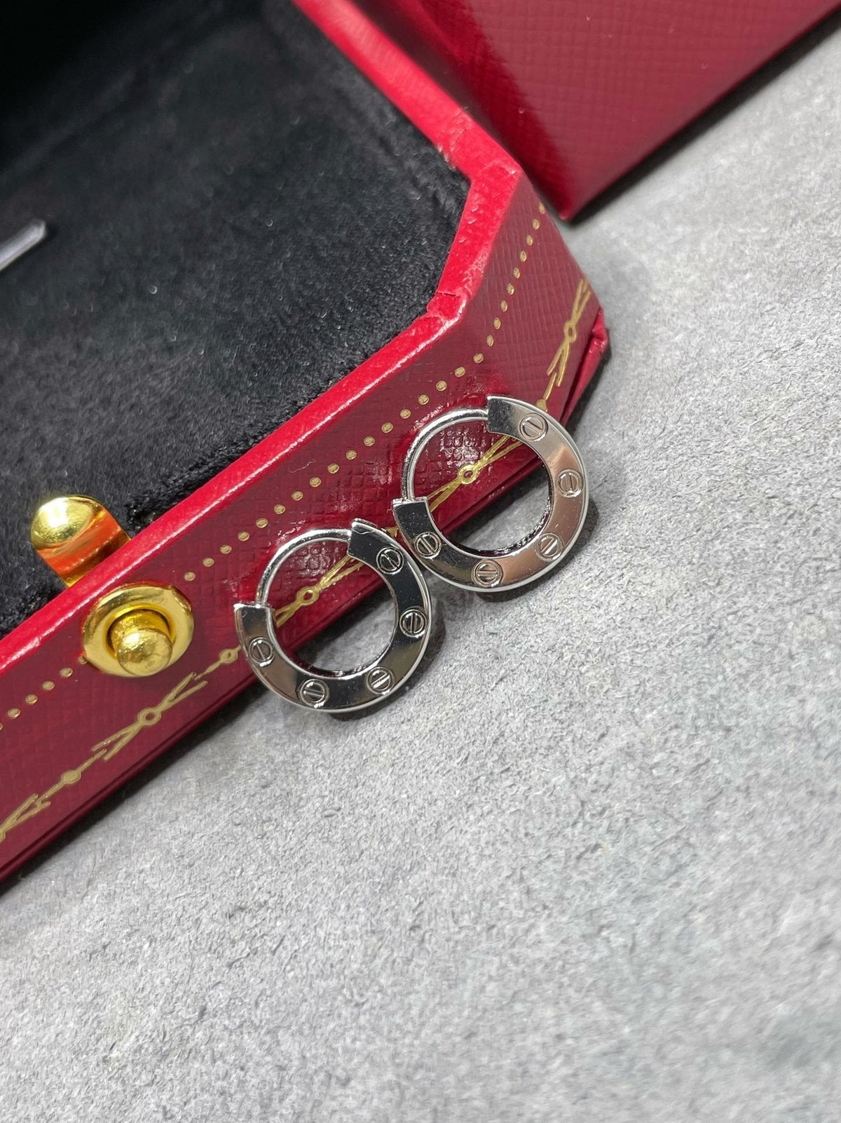 [Garvey ]LOVE MINI EARRINGS
