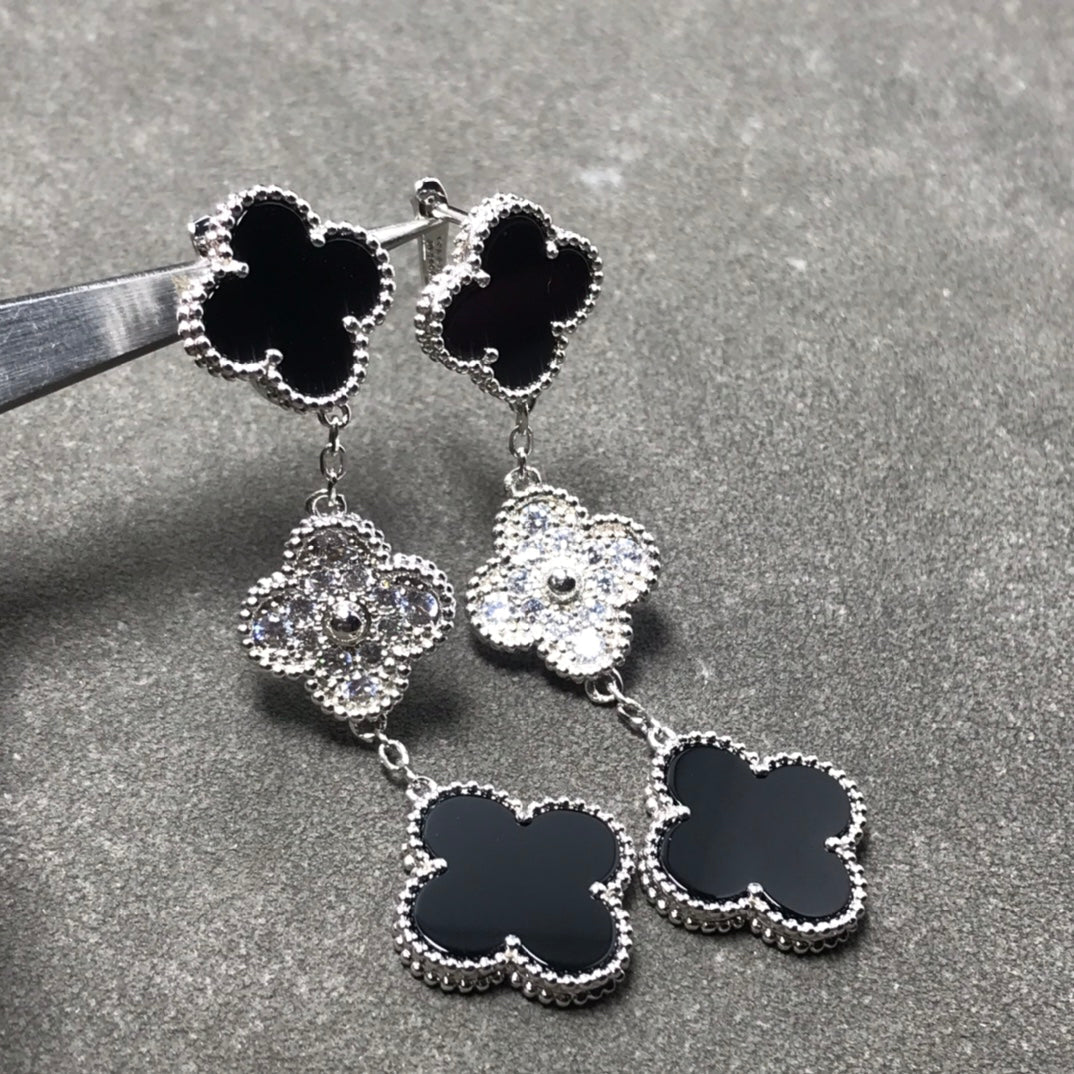 [Garvey ]CLOVER 3 MOTIF DIAMOND ONYX SILVER EARRINGS