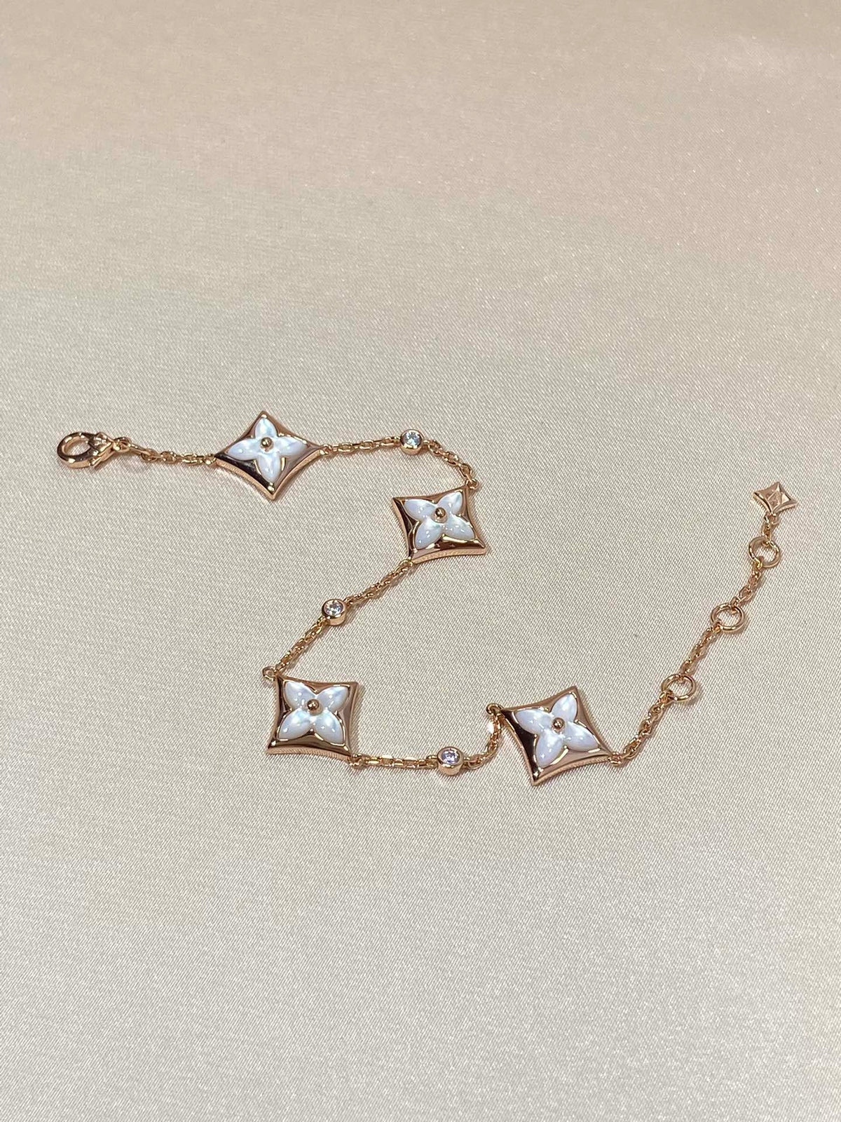 [Garvey ]STAR 4 MOTIF MOP DIAMOND PINK GOLD BRACELET
