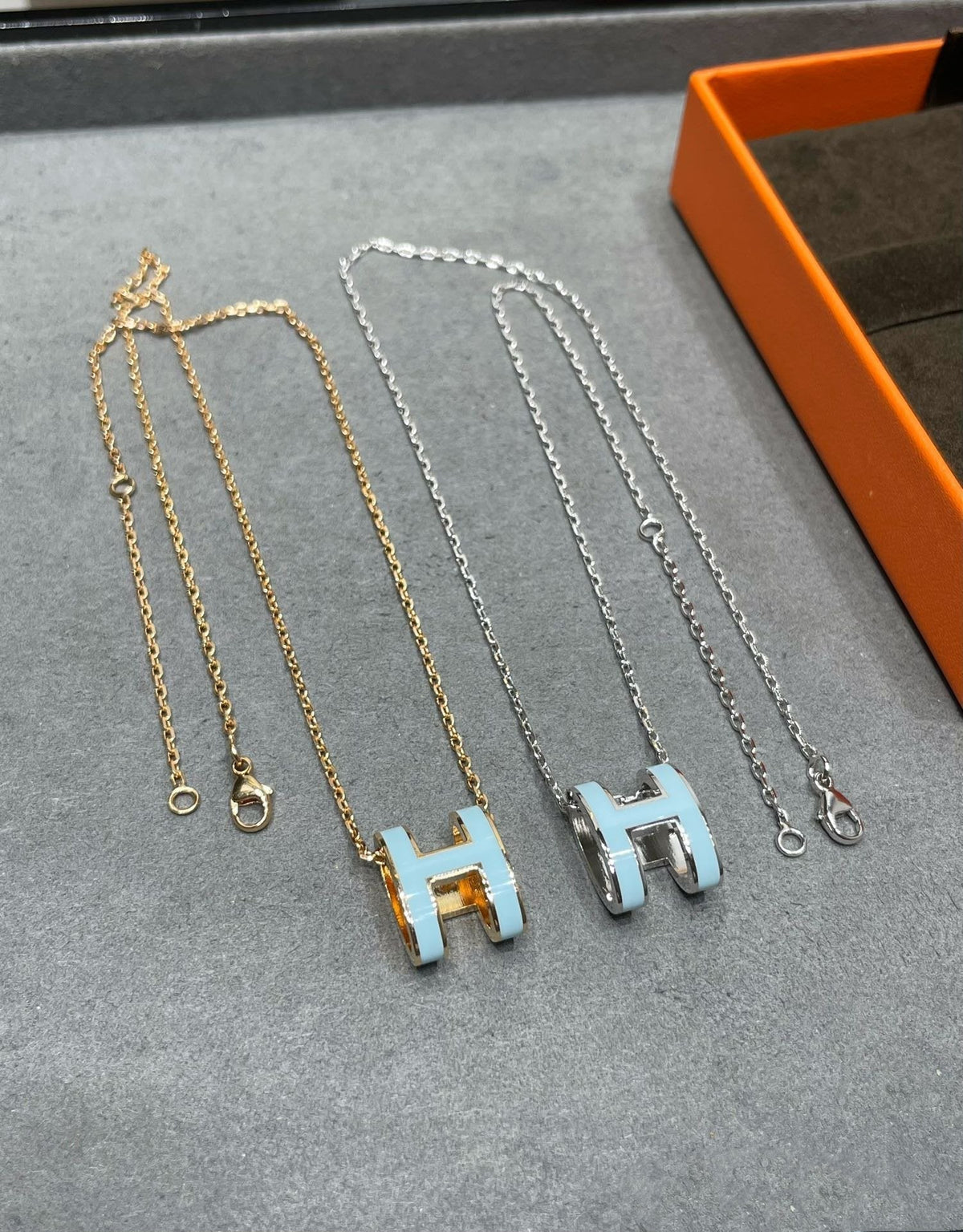 [Garvey ]POP H SKY BLUE NECKLACE
