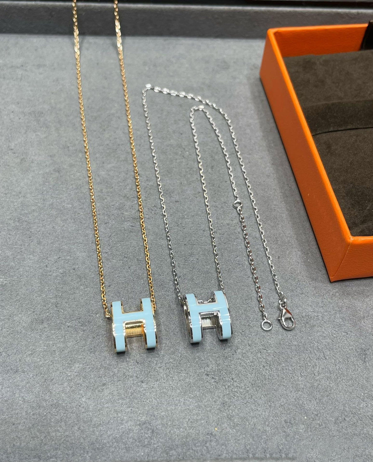 [Garvey ]POP H SKY BLUE NECKLACE