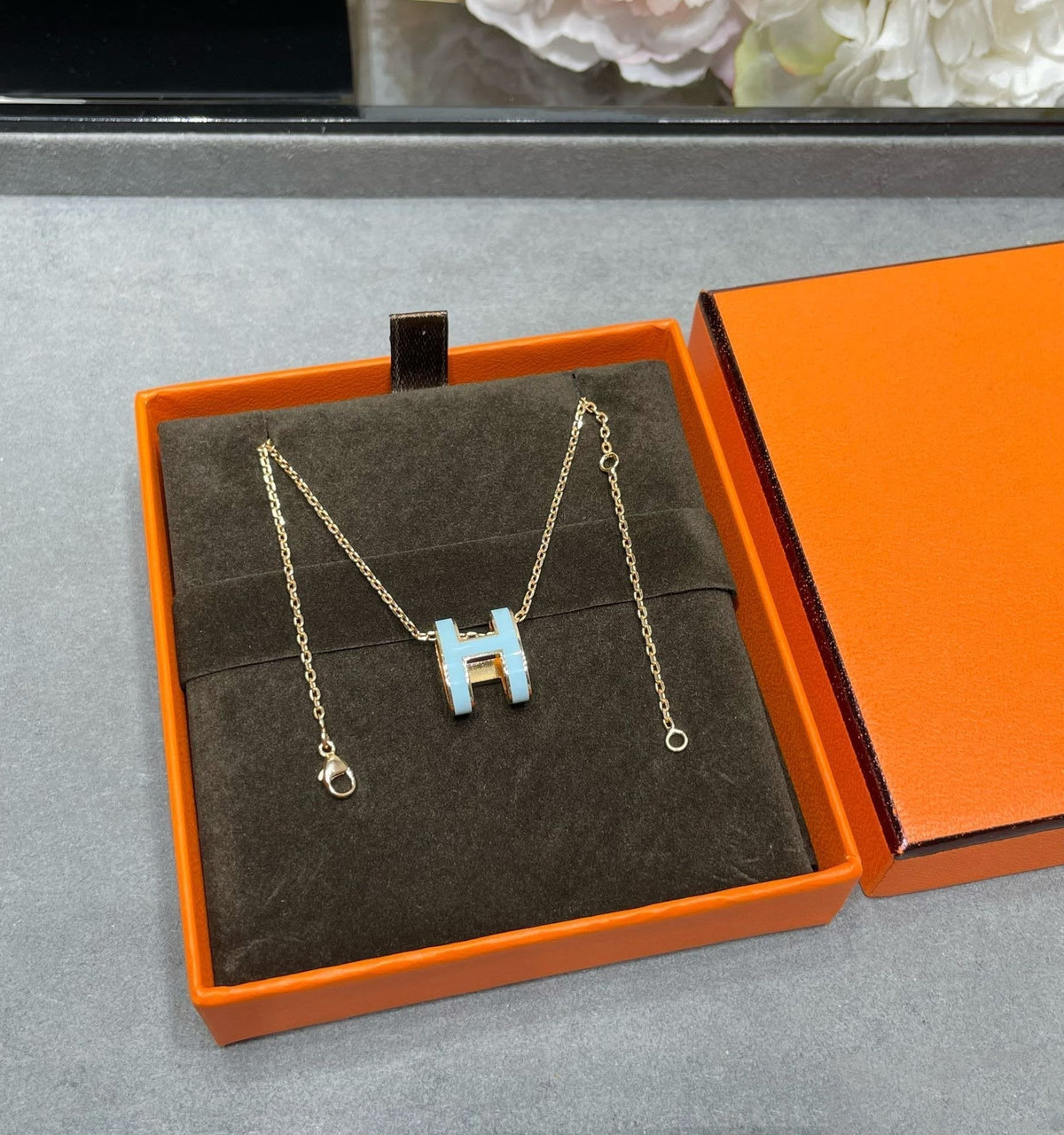 [Garvey ]POP H SKY BLUE NECKLACE