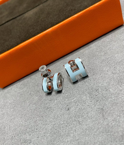 [Garvey ]POP H SKY BLUE STUD EARRINGS