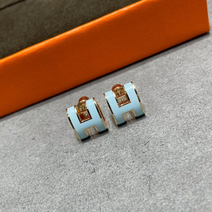 [Garvey ]POP H SKY BLUE STUD EARRINGS