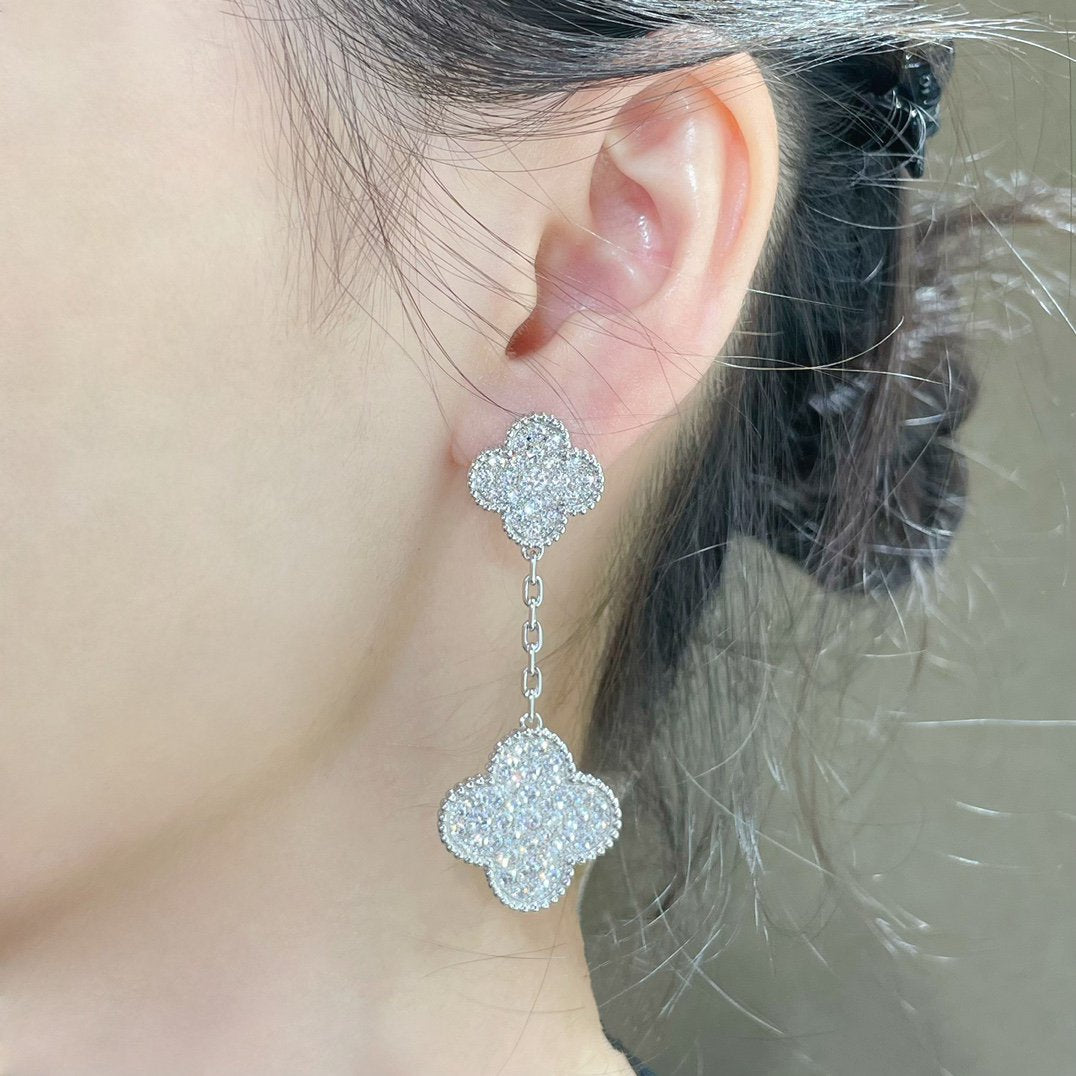 [Garvey ]CLOVER 2 MOTIFS DIAMOND PAVED SILVER EARRINGS