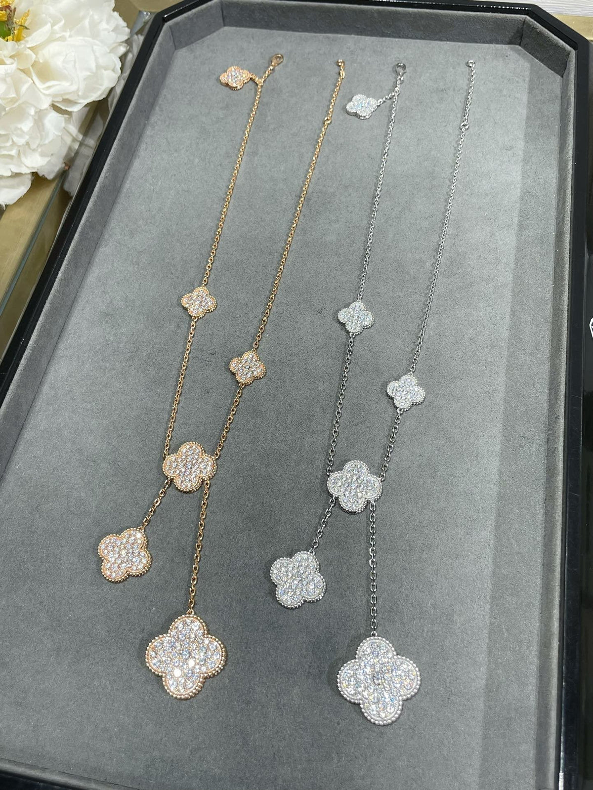 [Garvey ]CLOVER 6 MOTIF DIAMOND PAVED NECKLACE