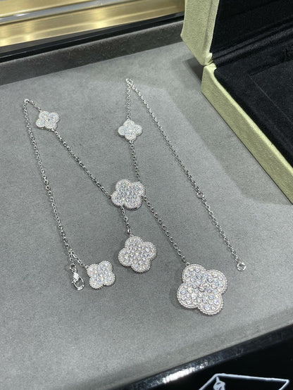 [Garvey ]CLOVER 6 MOTIF DIAMOND PAVED NECKLACE