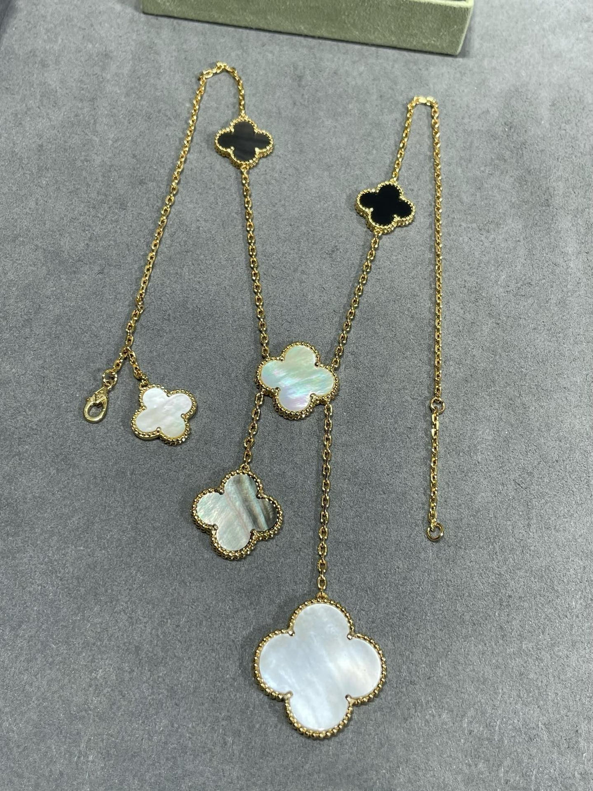 [Garvey ]CLOVER 6 MOTIF MOP ONYX GOLD NECKLACE