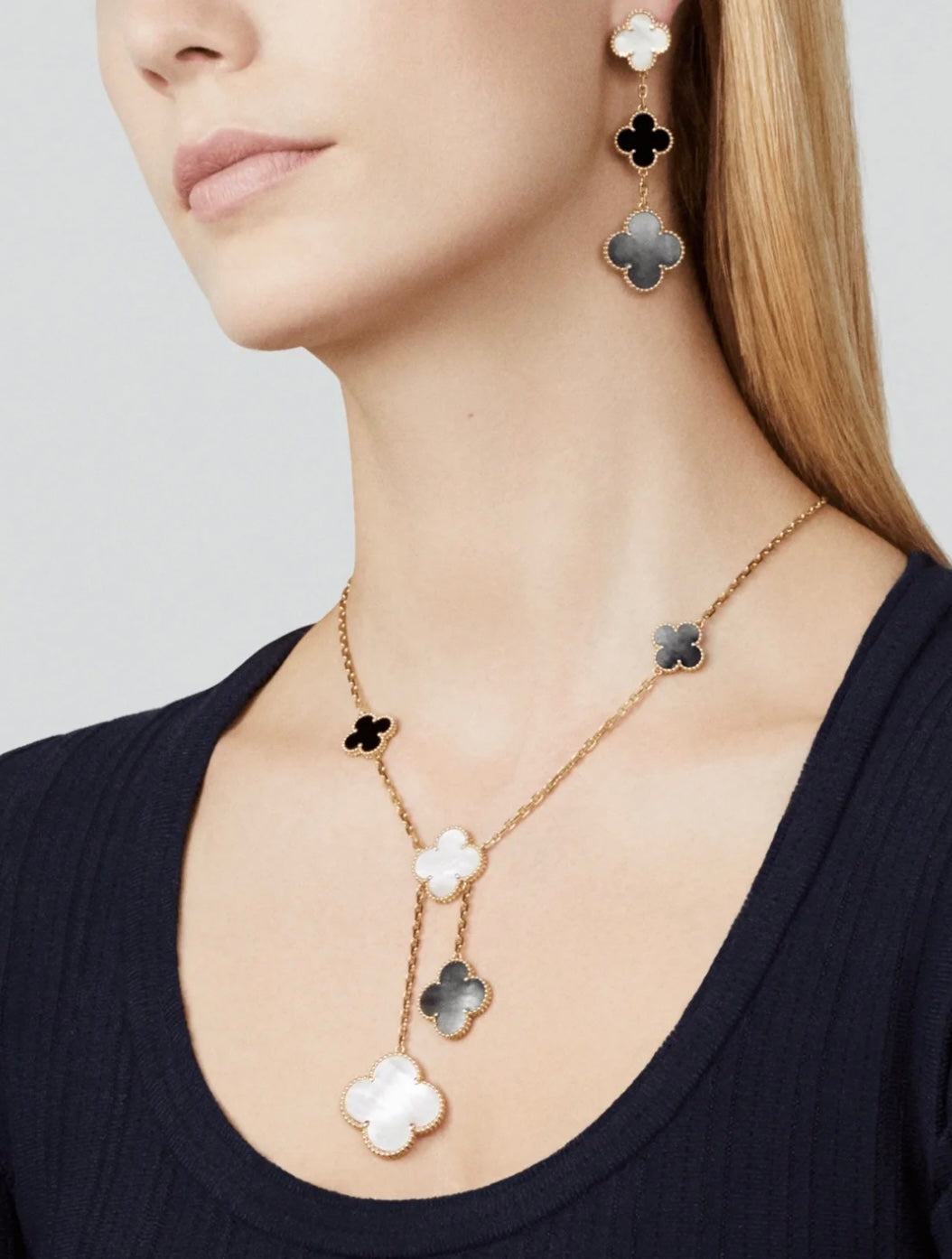 [Garvey ]CLOVER 3 MOTIF MOP ONYX DARK MOP PINK GOLD EARRINGS