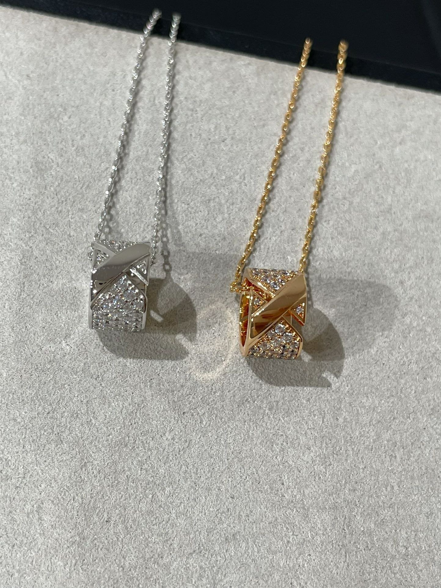 [Garvey]LIENS EVIDENCE DIAMOND PAVED NECKLACE