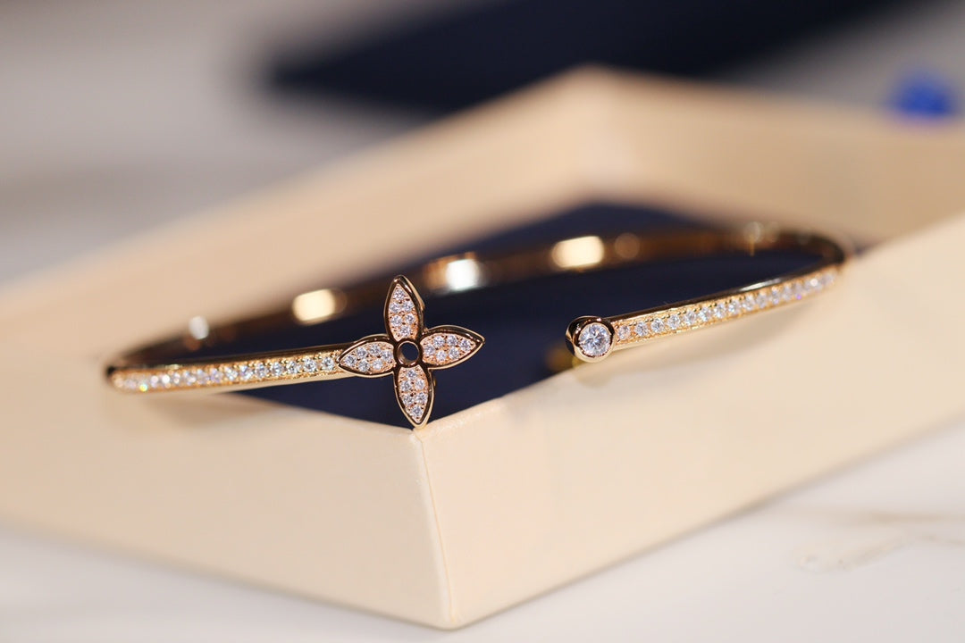 [Garvey ]IDYLLE GOLD OPEN BRACELET DIAMOND PAVED
