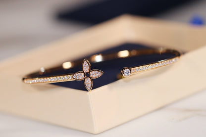 [Garvey ]IDYLLE GOLD OPEN BRACELET DIAMOND PAVED