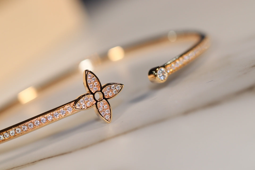 [Garvey ]IDYLLE GOLD OPEN BRACELET DIAMOND PAVED
