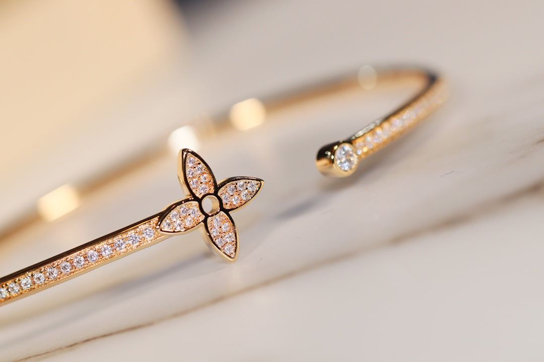 [Garvey]IDYLLE GOLD OPEN BRACELET DIAMOND PAVED