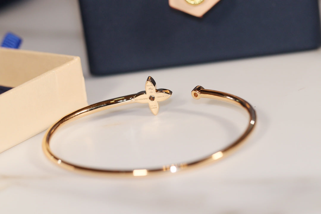[Garvey ]IDYLLE GOLD OPEN BRACELET DIAMOND PAVED
