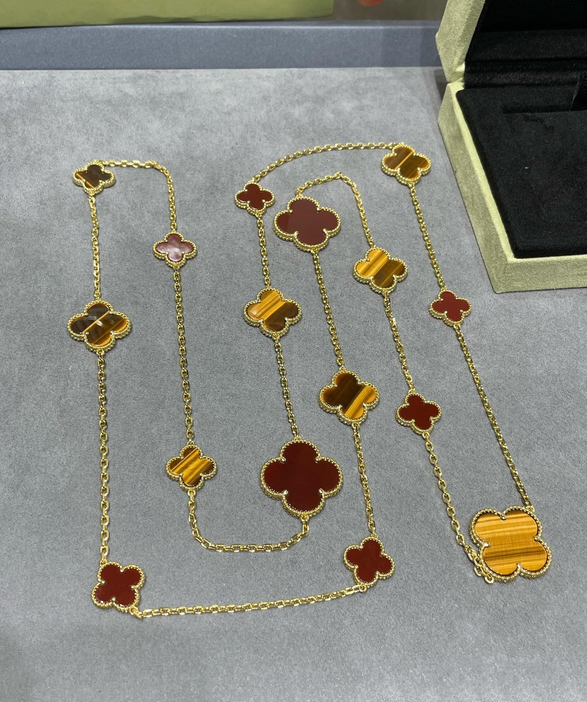 [Garvey ]CLOVER 16 MOTIF CARNELIAN TIGER EYE ROSE GOLD NECKLACE